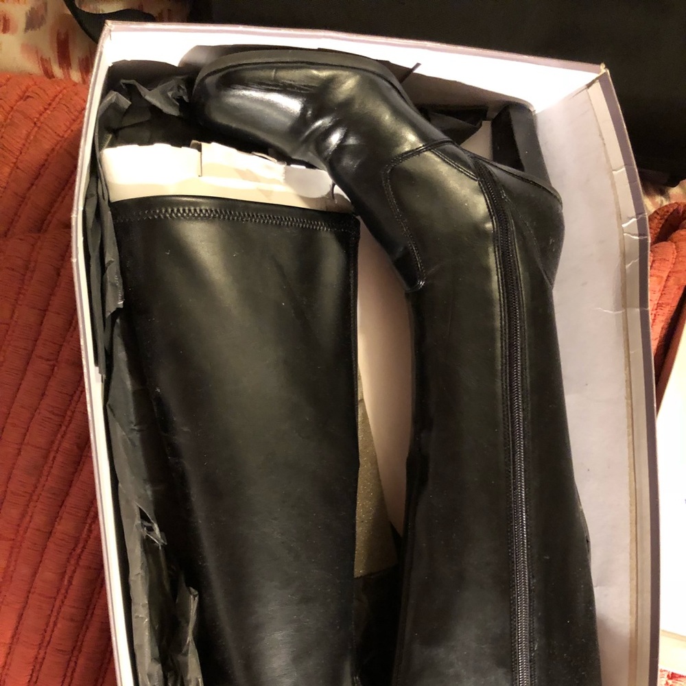 Black dress boot